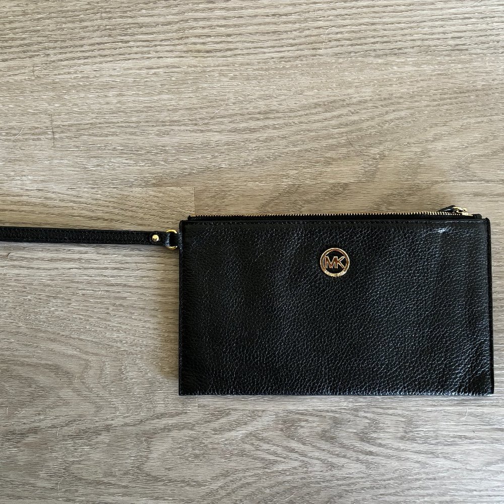 Michael Kors Fulton Large Leather Zip Clutch (Black)